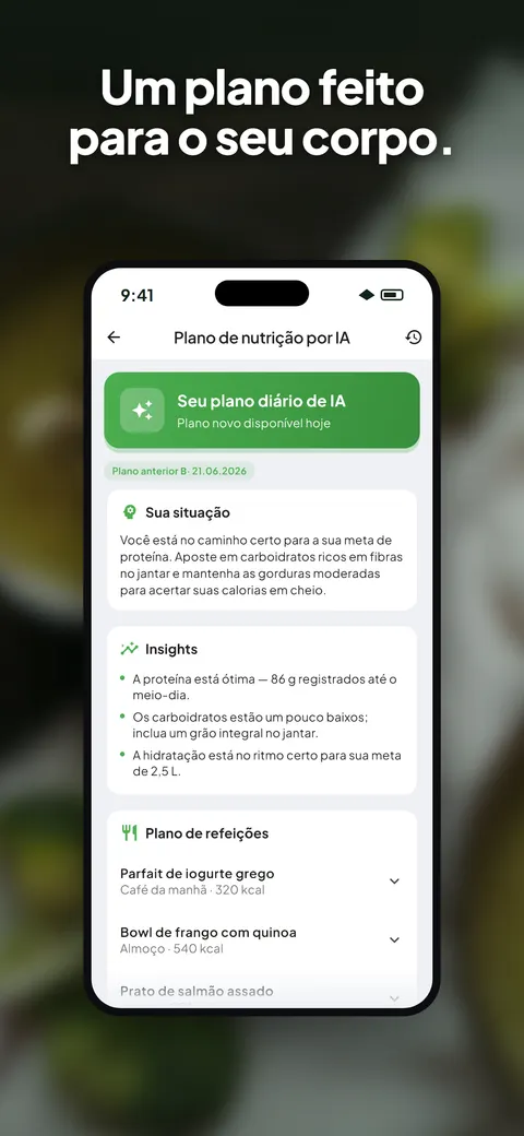App Wellix analisando a foto de uma salada no iPhone — 5/10